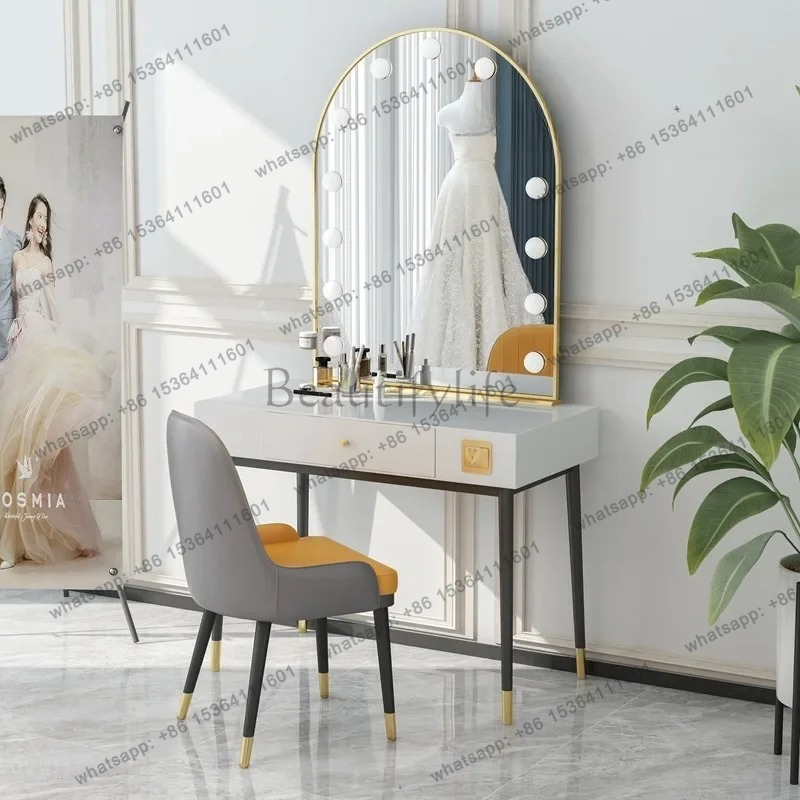 Basit lamba aynalı makyaj masa - Beauty And Makeup Studio incelemesi ve fiyatı